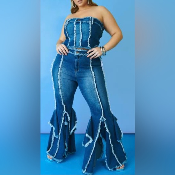 American Bazi frayed bell bottom jeans & matching tube top. NWT